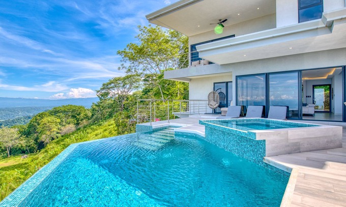 Camaronal House | Mountainside Retreat Exquisite OceanViews Sleeps6