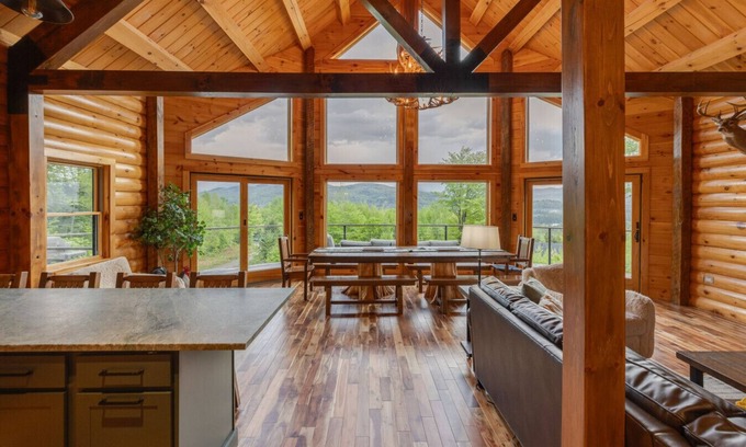 Thornton Cabin | Mountaintop Cabin with Incredible View