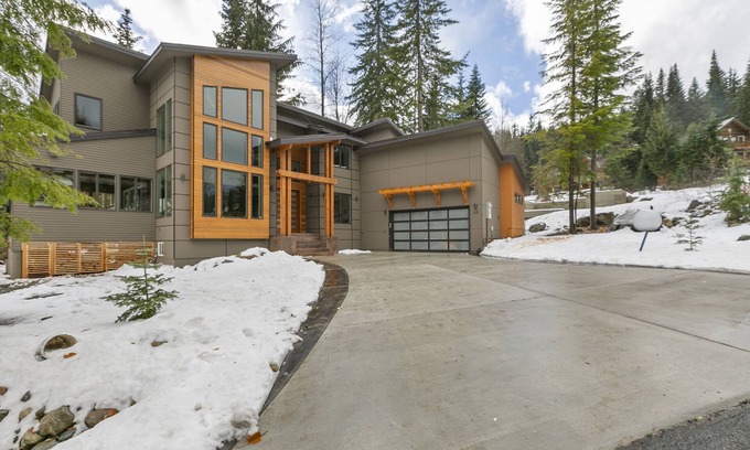 Hyak House | Mountainview Estate