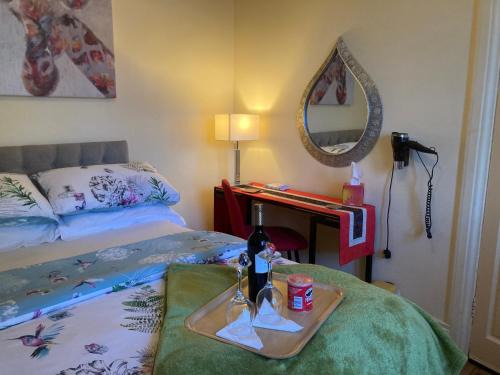 Belfast Apartment | Mountroyal Victorian Studio Self Catering Apartment 3