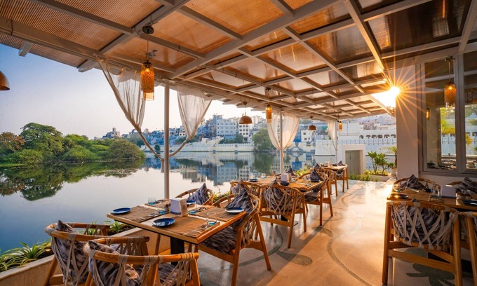 Lake Swaroop Sagar Hotel | Moustache Udaipur Verandah