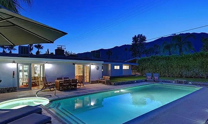Palm Springs House | Movie Colony 4 bedroom XL house XL Pool Palm Spr Walk to Downtwn/Park 30 Day Min