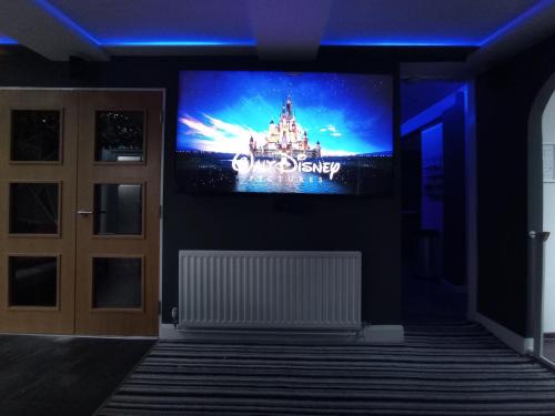 Leigh Apartment | Movie nights and Chill
