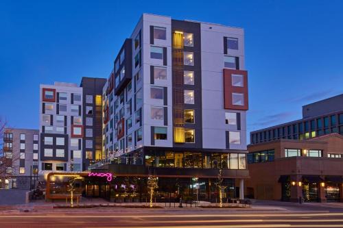 Cherry Creek Hotel | MOXY Denver Cherry Creek