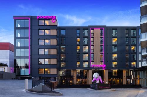 Downtown Halifax Hotel | Moxy Halifax Downtown