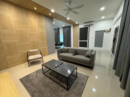 Kuching House | MR homestay depo link