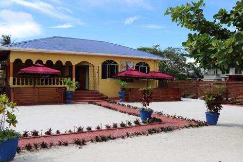 Linden Bed & Breakfast | Ms. Holder's Comfort Villa