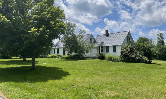 Jacksonville House | Mt Snow for families! Sprawling home, great views, skiing, snowmobiling, hiking
