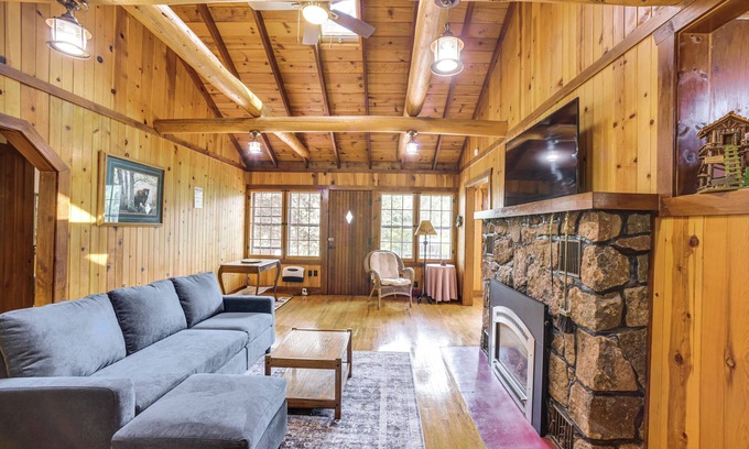 Cascade-Chipita Park Cottage | Mtn-view Cascade Cabin Near Garden of the Gods!