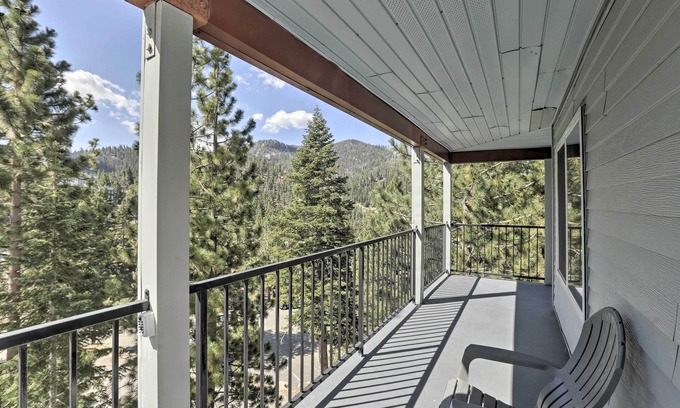 Tahoe Village Apartment | Mtn-view Lake Tahoe Escape: 'heavenly Daze Chalet