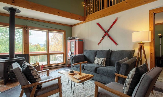 Wilmington House | MtSnow* HotTub* Pool * AirHockey*PingPong * Darts