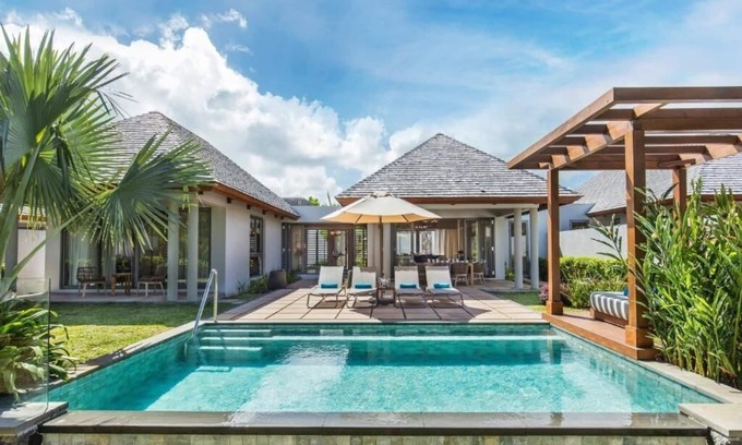 Plaine Magnien Apartment | Spacious 2BR Villa with Private Pool! Direct Beach Access, Free Parking!