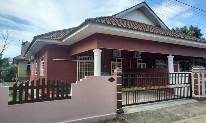 Kuala Terengganu House | MUAZDIANA HOMESTAY di KUALA NERUS, GONG BADAK