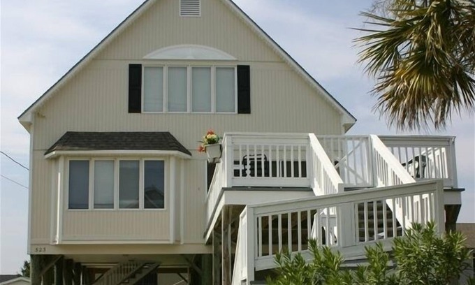 Garden City House | 'Mud Monkeys' Beach House, Family Rental/Golfer's Getaway!