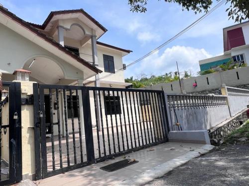 Taman Bayu House | Muhibbah Homestay 1