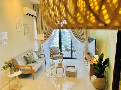 Central District Apartment | Muji-Inspired 2BR 2BA Apartment, 8 Mins to CIQ, Sleeps 2-6