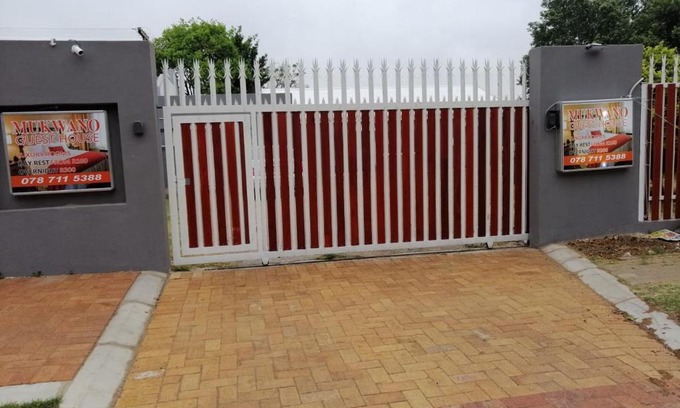Ekurhuleni House | Mukwano guest house benoni