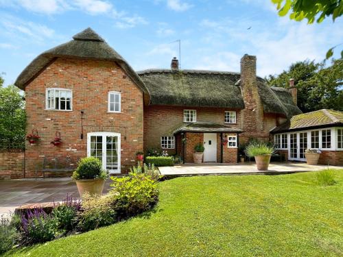 Shalbourne House | Mulberry Cottage - Casa Bonita