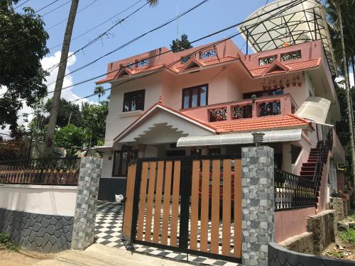 Kumily Bed & Breakfast | Mulberry Homestay