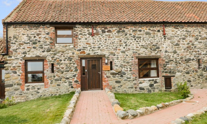 Tunstall Cottage | MULBERRY MANOR, pet friendly, character holiday cottage in Withernsea