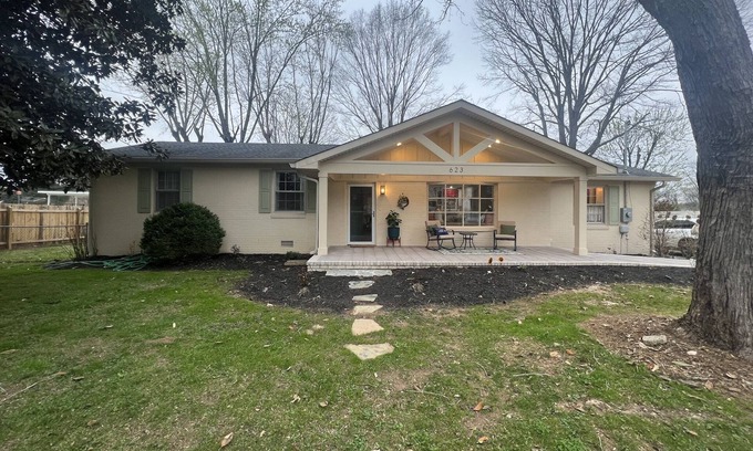 Columbia Cottage | Muletown's Cozy Classic w/hot tub, outdoor game area, and fire pit