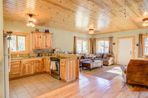 Island Park House | Muley Hollow by KABINO Fire Pit Grill SmartTV WiFi Washer Dryer