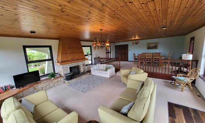 Mullaghmore House | Mullaghmore Holiday Home - Lush Gardens with Sea Views