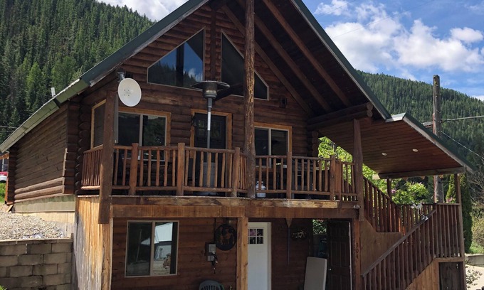 Mullan Cabin | Mullan Idaho Mountain Getaway
