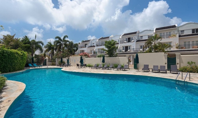 Gibbs Bay Villa | Mullins View Townhouse | a luxury 4-bedroom townhouse close to Mullins Bay Beach