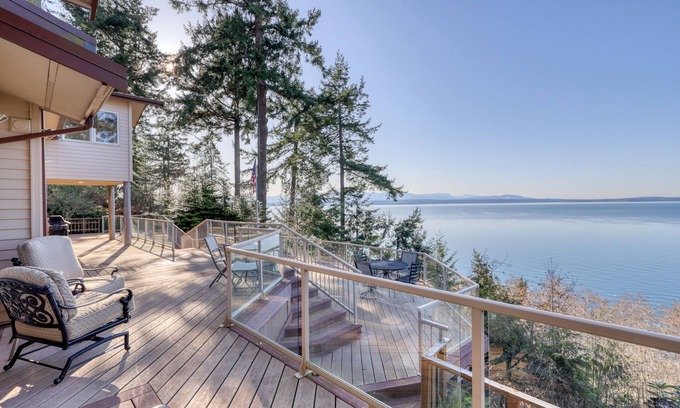 Freeland House | Multi-family waterfront home with amazing views, deck space & garden