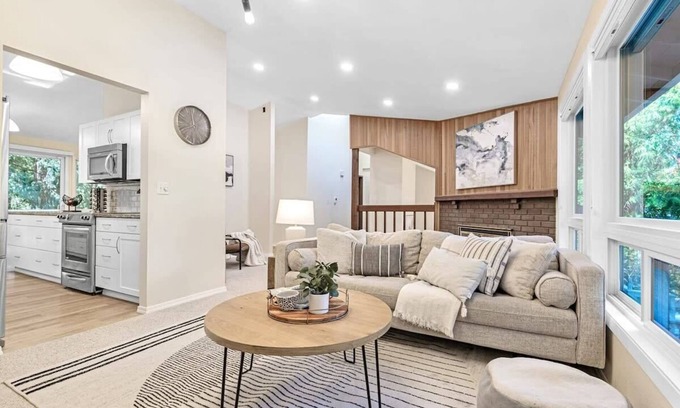 Viewpoint House | Multi functional Family Home in Redmond and only four mins to MSFT