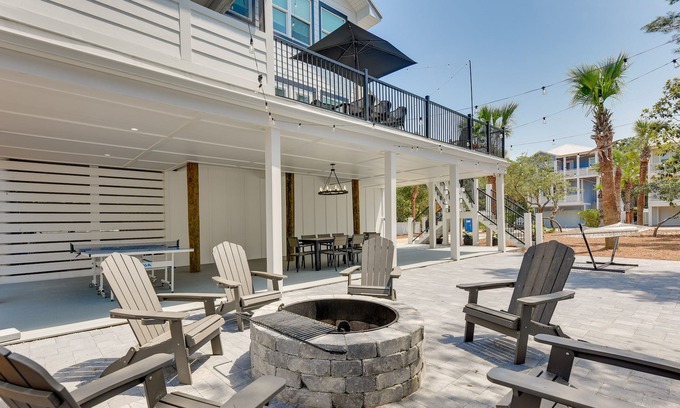 Santa Rosa Beach House | Multi-Level Santa Rosa Beach House w/ Deck & Games