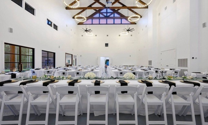 Golden Cabin | Multi purpose building for weddings, family reunions, company parties, etc!