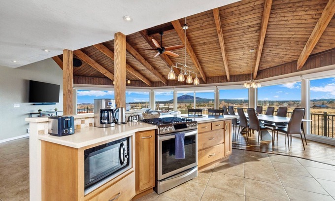 Flagstaff House | Multi-Unit Vacation Home with Panoramic Vista