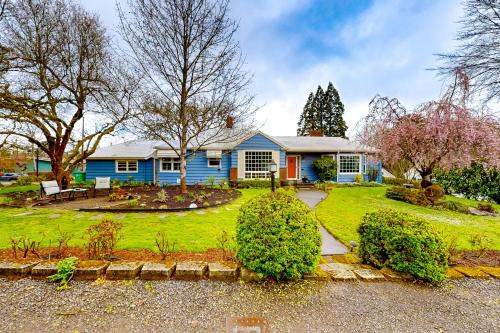 Multnomah House | Multnomah Village Hideaway