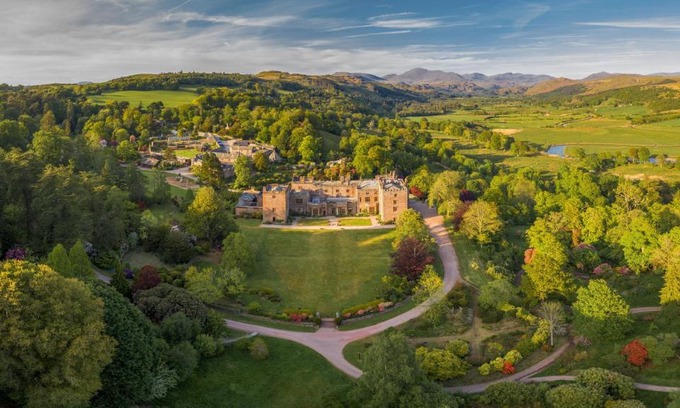 Ravenglass Bed & Breakfast | Muncaster Castle Coachman's Quarters