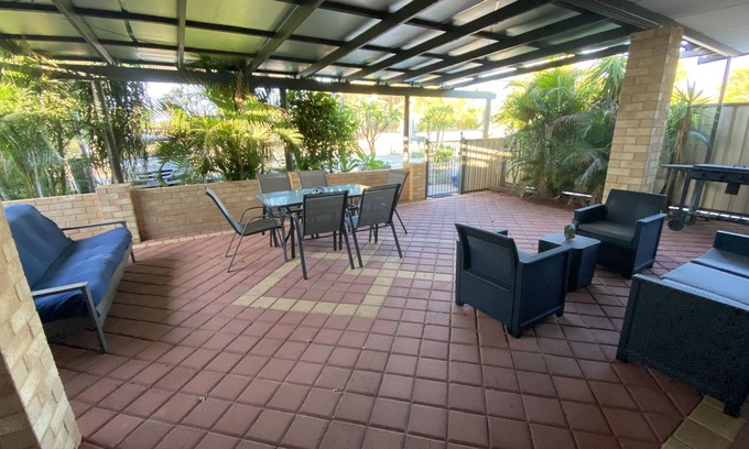 Kalbarri House | Murchison Waters Accommodation