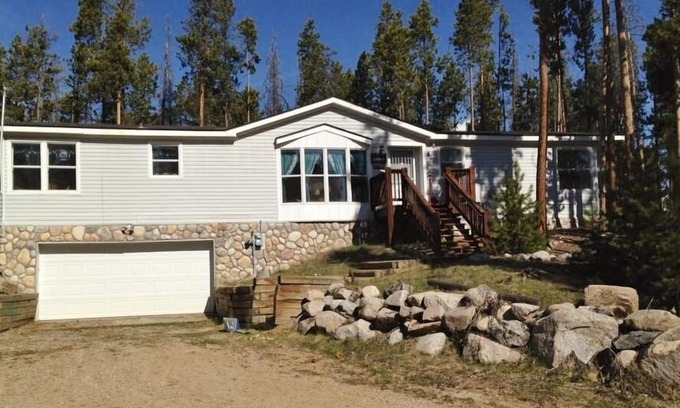 Grand Lake House | Murphy's Retreat - Spacious pet friendly mountain home!