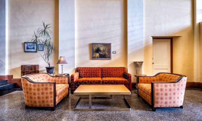 Tyrone Hotel | Murray Hotel