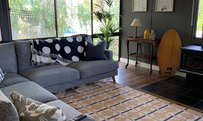 Apollo Bay House | Murray's Shack 500m from the Beach, Pets Welcome, Perfect for Families or Groups