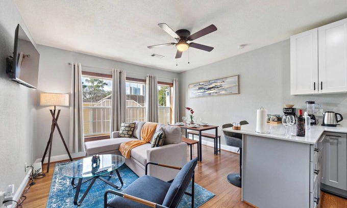 MacGregor Apartment | Museums Med Center Flat | Games WiFi Fire Pit BBQ