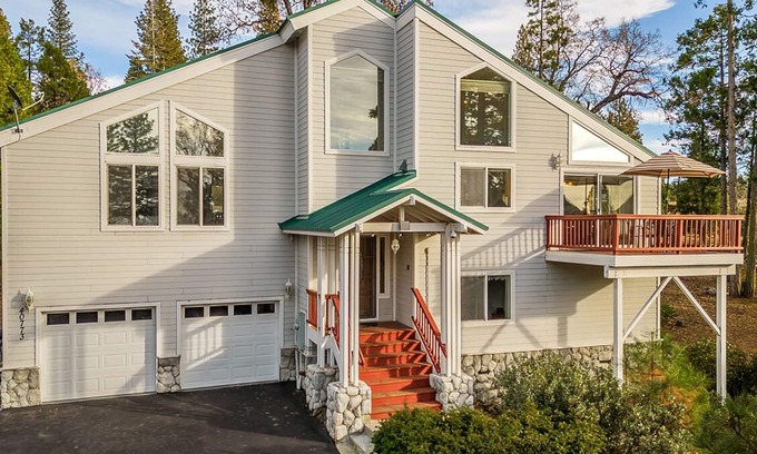 Shaver Lake House | Musick Ridge 3 bed, bonus room 2150.00 per wk- special is for all non holiday wk