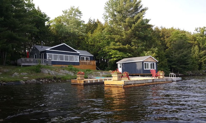 The Archipelago Cottage | Muskoka Cottage on Healey Lake