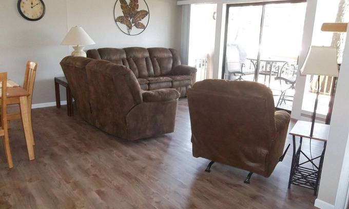 Lake Ozark Condo | Must see! Beautiful updated condo! Few steps to condo & docks! Electric Grill!
