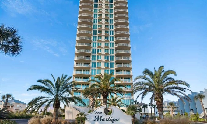 Gulf Shores Condo | Mustique 1401 Sunset Soaks & Panoramic Paradise