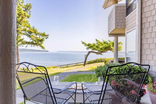 Freeland House | Mutiny Bay Condo by AvantStay Walk to the Beach