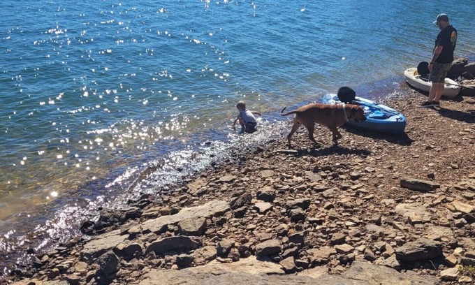 Tumbling Shoals House | "MUTT RANCH" lake home