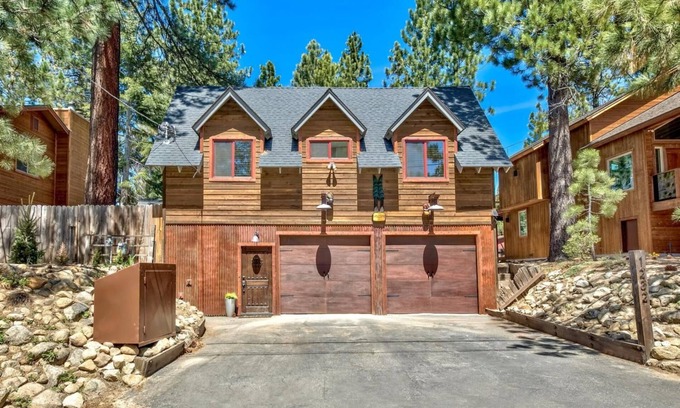 Pioneer Trail House | MV30 Lake Tahoe home close to skiing
