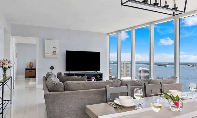 Downtown Miami Apartment | MVR|Stunning Views in Iconic Brickell Tower
