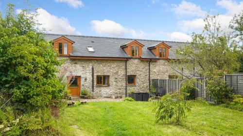 Bethania House | Mwsogl - Luxurious Family Fishing Lodge Near Aberaeron With Private Fishing